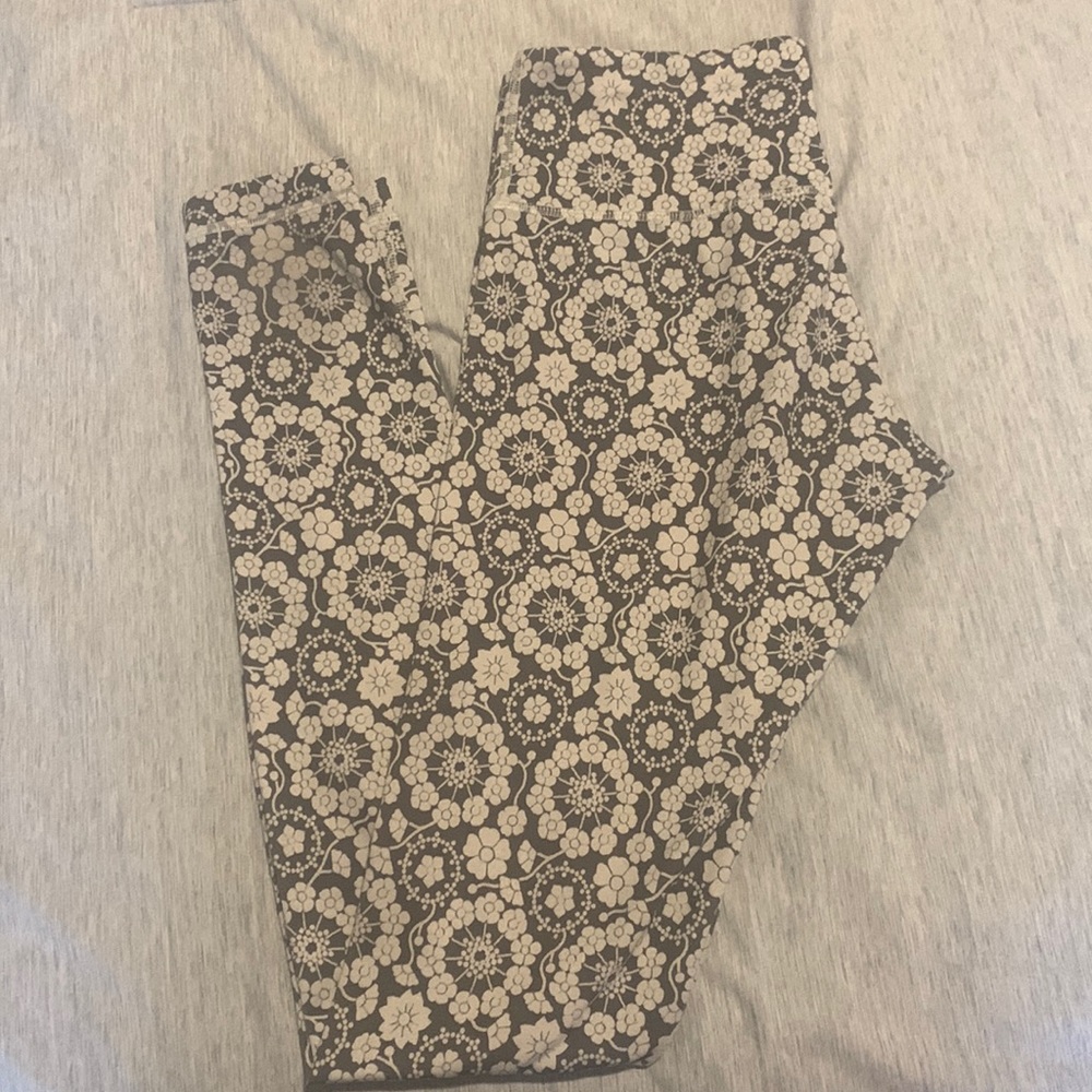 Lululemon mid rise leggings